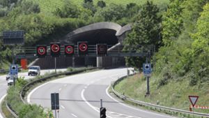 Der Kappelbergtunnel in Fahrtrichtung Stuttgart muss wegen einer Belagssanierung gesperrt werden. Foto: Patricia Sigerist