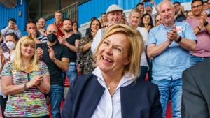 Mai 2022: Nancy Faeser freut sich über ihre Wiederwahl als hessische SPD-Vorsitzende auf dem Landesparteitag in Marburg. Foto: dpa/Andreas Arnold