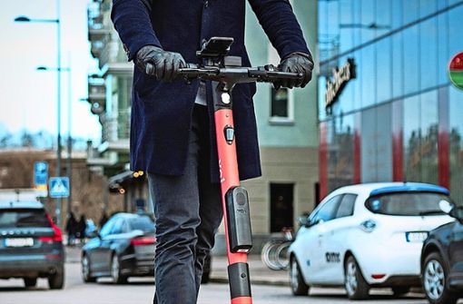 Die E-Scooter des Anbieters Voi können in Stuttgart jetzt über die App von Free Now gebucht werden. Foto: Free Now