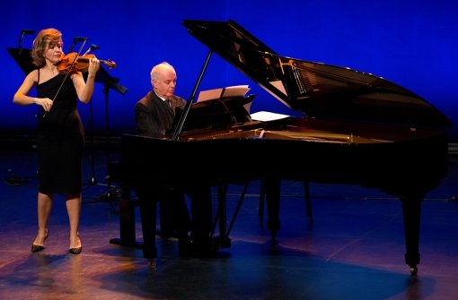 Hier mit Anne-Sophie Mutter, in Stuttgart solo: Daniel Barenboim. Foto: dpa