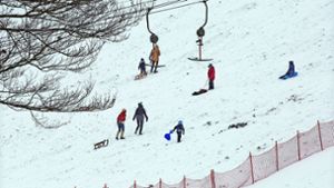 Der Skihang auf der Pfulb in Lenningen-Schopfloch ist auch bei Schlittenfahrern sehr beliebt. Foto: Ines Rudel