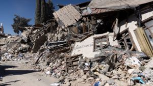 Trümmer liegen in der Altstadt von Antakya, wo das Erdbeben vor fast sechs Monaten schwere Schäden anrichtete Foto: dpa/Bradley Secker