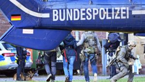RAF-Terroristin Klette wurde zu einem Haftprüfungstermin zum Bundesgerichtshof nach Karlsruhe gebracht. Foto: dpa/Uli Deck