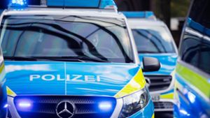 Unbekannte haben in Nordrhein-Westfalen auf öffentliche Verkehrsmittel geschossen. Die Polizei ermittelt. (Symbolfoto) Foto: dpa