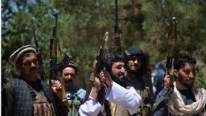 Geben sich siegesgewiss: afghanische Kämpfer einer Taliban-Miliz. Foto: AFP/Hoschang Hashimi