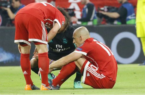 Für Arjen Robben war schon nach fünf Minuten verletzungsbedingt Schluss. Foto: Pressefoto Baumann