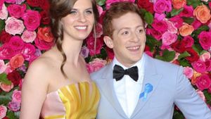 Ethan Slater und Ehefrau Lilly Jay bei den Tony Awards 2018 in New York. Foto: imago images/UPI Photo