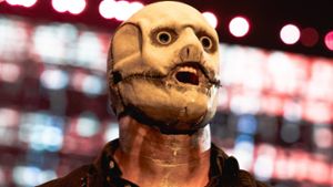 Slipknot - hier Frontmann Corey Taylor - sind für ihre gruseligen Masken-Auftritte auf der Bühne bekannt. Foto: imago/Gonzales Photo