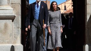 Gut angezogen wie immer: König Felipe und Königin Letizia von Spanien bei einer Preisverleihung in Madrid. Foto: Cordon Press/Action Press