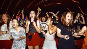 Fast wie in den 90ern: Heutzutage flippen weibliche Teenager bei Konzerten von One Direction völlig aus Foto: Getty, Sony