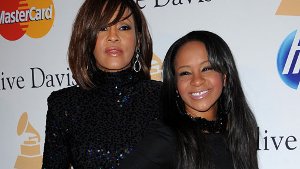 Ein Bild aus glücklicheren Tagen: Bobbi Kristina Brown mit ihrer Mutter Whitney Houston (links) Foto: dpa