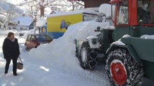 Wohin mit all dem Schnee? In Schliersee ist jedes verfügbare Räumgerät im Einsatz. Foto: Kreiner