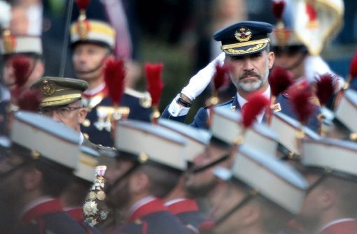 Beim Spanischen Nationalfeiertags marschierte König Felipe VI in Madrid bei einem Militätparade. Foto:dpa