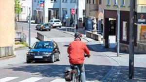 Die Ortsdurchfahrt Kirchstraße in Neuhausen ist für Radfahrer eine gefährliche Engstelle. Foto: Horst Rudel