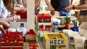 In Münchingen ist aus 500 000 Legosteinen eine Stadt entstanden. Foto: Simon Granville