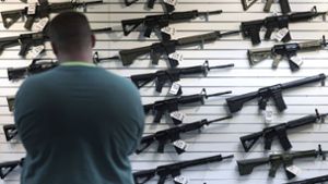 Zum Verkauf ausgestellte Gewehre in Illinois, USA. Foto: Imago/Zuma Wire/John J. Kim