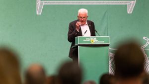 Ministerpräsident Winfried Kretschmann mühte sich beim Landesparteitag  in Weingarten, die Grünen auf einen restriktiveren Kurs in der Asylpolitik vorzubereiten. Foto: dpa/Philipp von Ditfurth