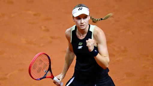 Jelena Rybakina steht im Halbfinale von Stuttgart. Foto: AFP/THOMAS KIENZLE