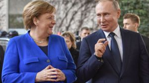 Angela Merkel und Russlands Präsident Wladimir Putin Foto: AFP/JOHN MACDOUGALL
