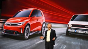VW-Chef Oliver Blume zeigt sich mit Blick auf das Geschäftsjahr 2024 zuversichtlich. Foto: AFP/TOBIAS SCHWARZ