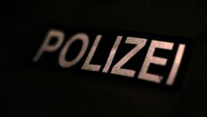 Fünf Polizisten sind in Baden-Württemberg von ihrem Dienst freigestellt worden. Es geht um den Verdacht des Besitzes von Kinderpornografie (Symbolbild). Foto: IMAGO/Björn Trotzki/IMAGO/Björn Trotzki