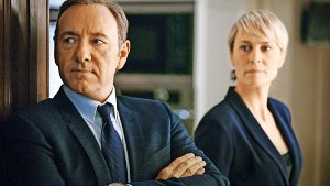 Kevin Spacey (links) spielt die Hauptrolle in House of Cards. Foto: Netflix