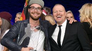 Mark Forster gewinnt den Bundesvision Song Contest 2015 – wie es weitergeht ist ungewiss. Stefan Raab (re.) jedenfalls will den Gesangswettbewerb nicht mehr moderieren Foto: dpa