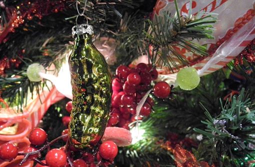 In manchen Weihnachtsbäumen ist eine Gurke versteckt. Foto: picture alliance / Johannes Schm/Johannes Schmitt-Tegge