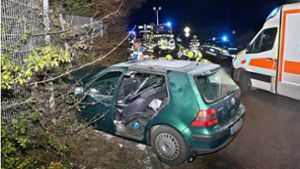 Die Feuerwehr schnitt die Fahrerin aus ihrem Auto. Foto: KS-Images.de/Andreas Rometsch