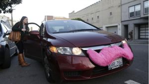 Lyft-Taxi in San Francisco (Archivbild). General Motors hat sich für 500 Millionen Dollar den Fahrdienstvermittler eingekauft, um von den mobilen Dienstleistungen der Zukunft zu profitieren. Foto: AP