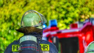 Am Samstag hat ein brennender Opel Astra für einen Feuerwehreinsatz im Kreis Esslingen gesorgt (Symbolfoto). Foto: IMAGO/Einsatz-Report24//Fabian Geier
