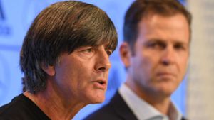 Joachim Löw (links) und Oliver Bierhoff präsentierten ihre lange erwartete WM-Analyse. Foto: dpa