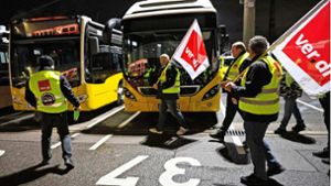 Die Gewerkschaft Verdi setzt ihren Streik am Freitag fort. Foto: dpa/Marijan Murat