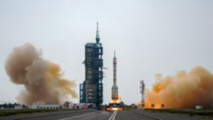 China investiert seit Jahren kräftig in sein Weltraumprogramm (Archivbild). Foto: Mark Schiefelbein/AP/dpa