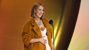 Bei den diesjährigen Grammys stand Céline Dion überraschend auf der Bühne. Foto: Chris Pizzello/Invision/AP/dpa/Chris Pizzello
