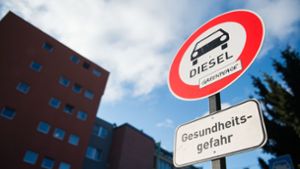 Fahrverbote für Dieselfahrzeuge unterhalb der Euronorm 6 soll es nach dem Willen der Gemeinderatsmehrheit in Stuttgart vorläufig nicht geben. Foto: dpa