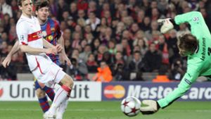 Lionel Messi zieht ab, Torhüter Jens Lehmann hat das Nachsehen: Der Superstar erzielte in der Champions League insgesamt drei Tore gegen den VfB Stuttgart – wie unsere Bildergalerie beweist. Foto: imago/sportfotodienst