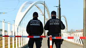 Bundespolizisten am deutsch-französischen Grenzübergang in Kehl Foto: dpa/Uli Deck