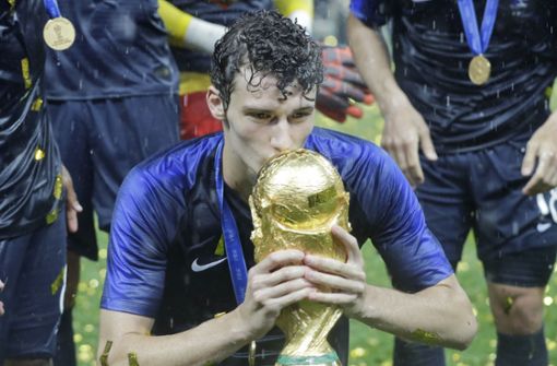 Benjamin Pavard vom VfB Stuttgart ist mit Frankreich Weltmeister 2018 geworden. Foto: AP
