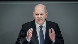 Bundeskanzler Olaf Scholz gibt vor dem Bundestag eine Regierungserklärung zum Europäischen Rat ab. Foto: Kay Nietfeld/dpa