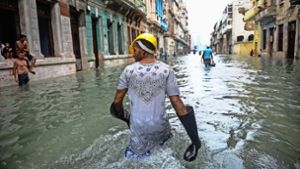 Auf der Karibikinsel Kuba sind mindestens zehn Menschen durch Hurrikan „Irma“ ums Leben gekommen – die meisten sind  in der Haupstadt Havanna gestorben, wo manche dicht bewohnte Stadtteile von brusthohem Wasser überflutet wurden. Foto: AFP
