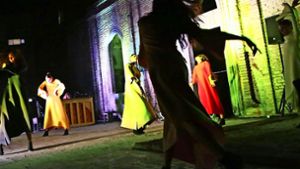Zwischen Tradition und Moderne: Tänzerinnen aus Tiflis in Georgien Foto: Aleksidize