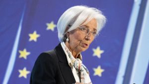 EZB-Präsidentin  Lagarde spricht in Frankfurt vor der Presse. Foto: dpa/Boris Roessler