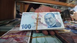 Die türkische Lira ist nicht mehr viel wert. Schuld ist der Streit zwischen der Türkei und den USA. Foto: AFP
