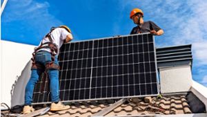 Photovoltaik-Anlagen sind derzeit stark gefragt. Foto: IMAGO/Westend61/IMAGO/Jose Carlos Ichiro