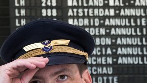 Wird die ärztliche Schweigepflicht bei sensiblen Berufsgruppen nach der Germanwings-Katastrophe künftig gelockert? Foto: dpa