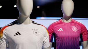 Adidas hat auf Kritik am Design einer Nummer des neuen Trikots der Fußball-Nationalmannschaft reagiert. Foto: dpa/Daniel Karmann