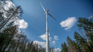 Der Ausbau der Windkraft auf dem Schurwald – hier eine Anlage im Rems-Murr-Kreis in der Nähe von Lichtenwald, Baltmannsweiler und Hohengehren – ist umstritten. Foto: Roberto Bulgrin