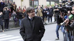 Gegen den abgesetzten katalanischen Regierungschef Carles Puigdemont wurde Haftbefehl erlassen. Foto: AP