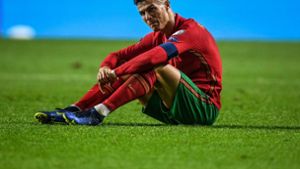 Die Portugiesen rund um  Weltrekord-Torschütze  Cristiano Ronaldo müssen um die WM-Teilnahme bangen. Foto: AFP/PATRICIA DE MELO MOREIRA